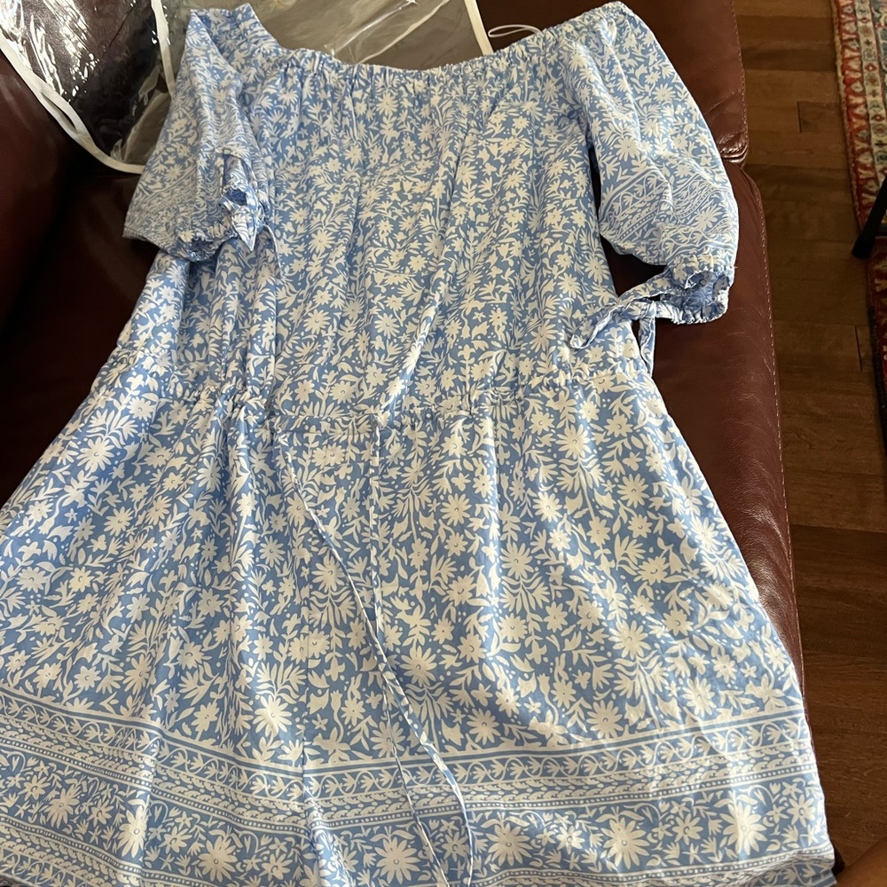 Vineyard vines romper , worn once